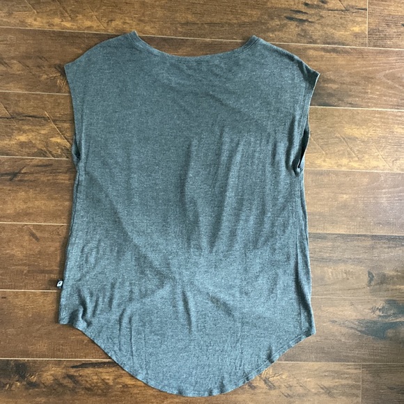 Terez - Scoop Neck Twist Hem Tshirt - Grey - Medium - Used - Picture 4 of 6